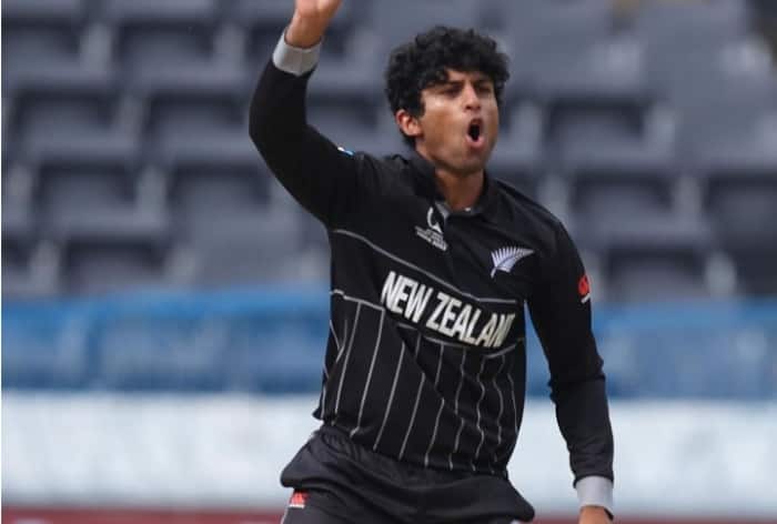 Rachin Ravindra, Rachin Ravindra in CSK, Rachin Ravindra sold to CSK, CSK pick Rachin Ravindra, Rachin Ravindra in IPL 2024 auction, Rachin Ravindra in IPL auction, Indian Premier League 2024, IPL 2024, Rachin Ravindra signs CSK placard, Rachin Ravindra news, CSK news, Chennai Super Kings,