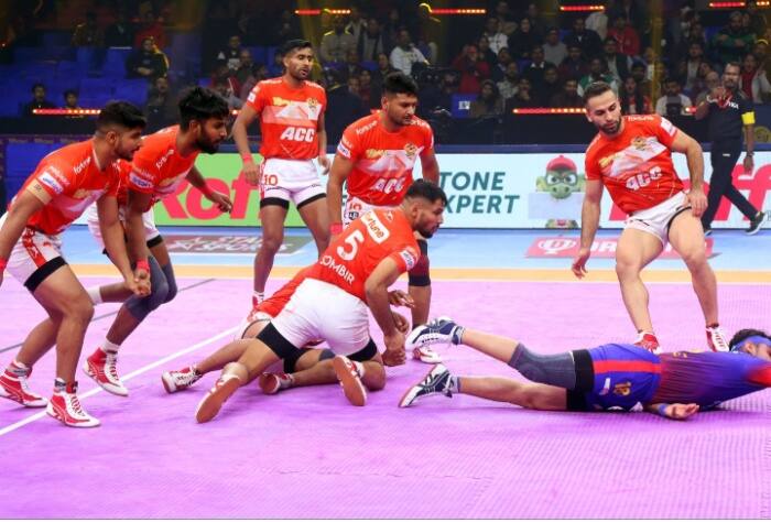 Ashu Malik Plays Captain's Role As Dabang Delhi Beat Gujarat Giants 35-28