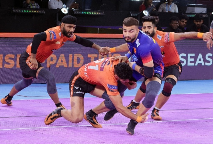 pro-kabaddi-league-2023-ashu-malik-stars-as-dabang-delhi-kc-stage-epic