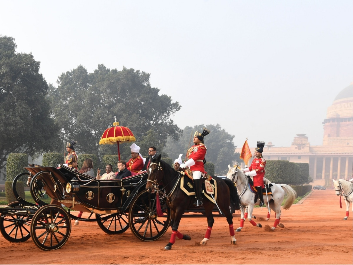 Republic Day: President Murmu, Chief Guest Macron Arrive In Traditional Horse-Drawn Buggy