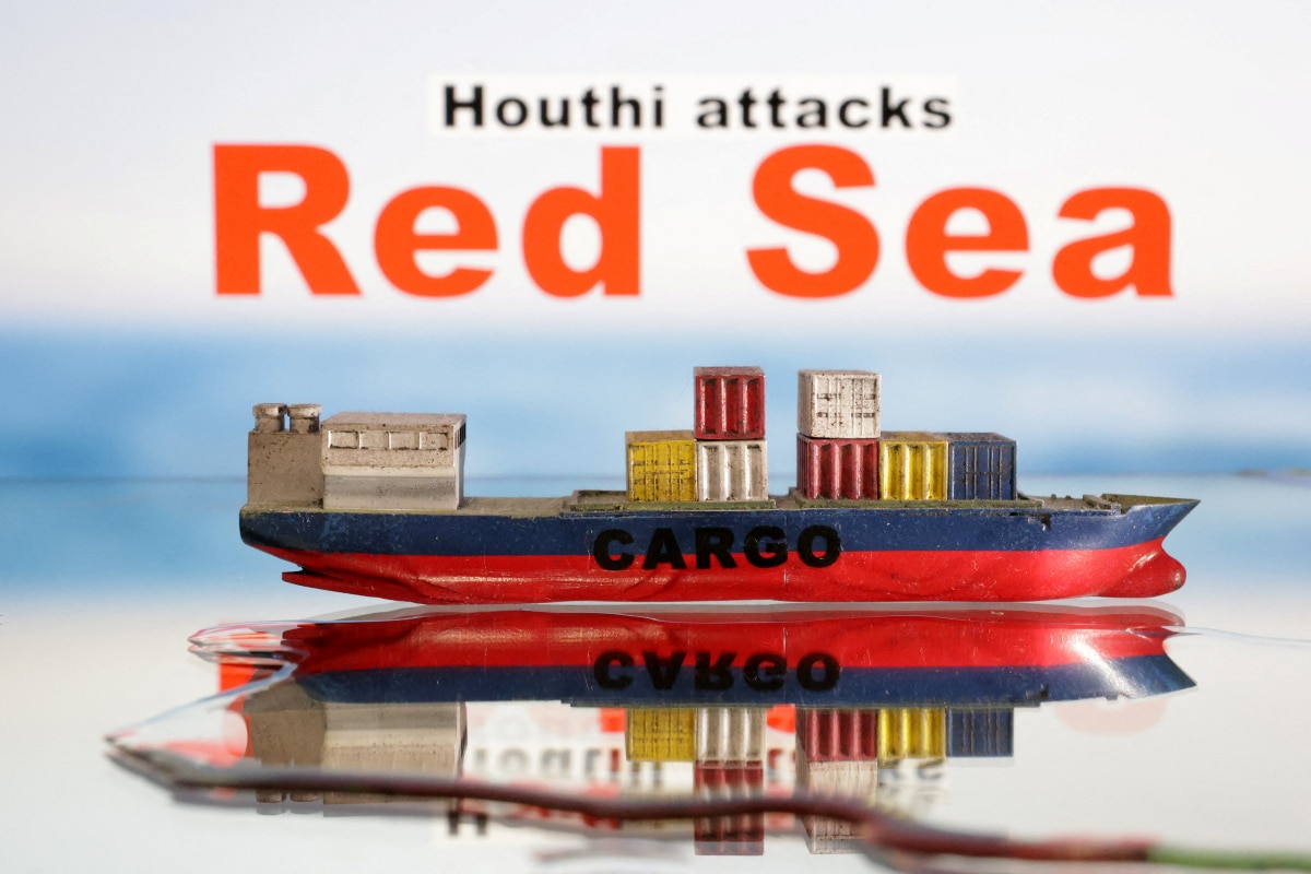 Houthi Rebels Strike A USA Owned Ship Off The Coast Of Yemen In The ...