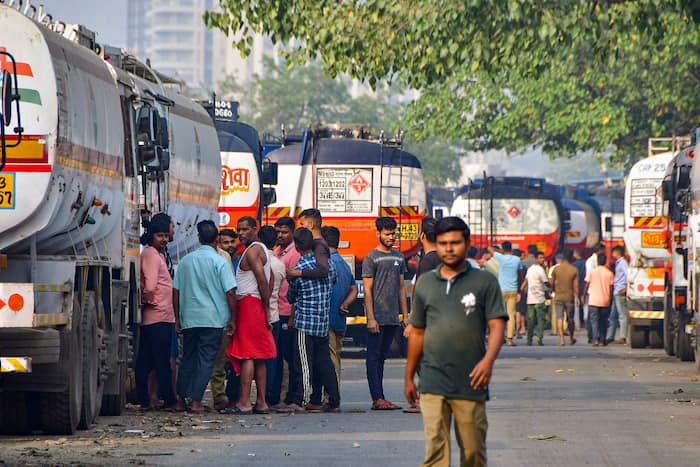 Mumbai Police, Petrol Pumps, Truck Drivers, Mumbai, Petrol, fuel, petroleum, diesel, Sion, Matunga