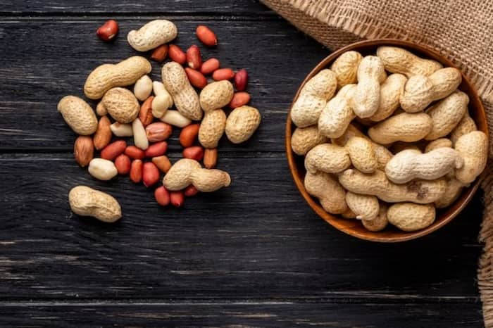 Weight Loss Fact Check: Does Eating Too Many Peanuts Make You Fat?