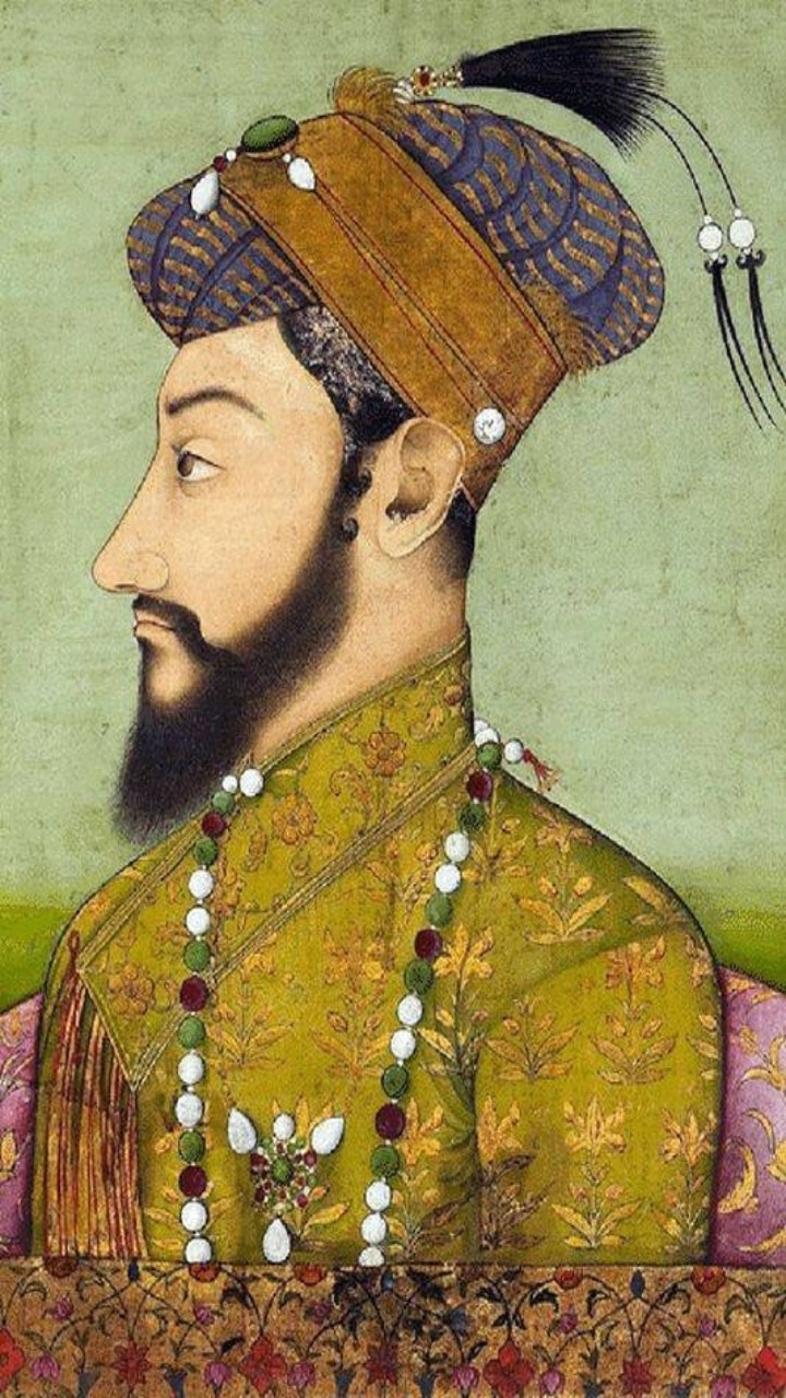 बाबर और चंगेज खान के बीच क्या संबंध था?
