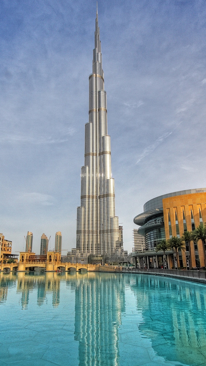 Burj khalifa Royalty Free Vector Image - VectorStock