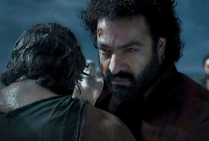 Devara First Glimpse: Jr NTR Steps Into The Sea of Blood (Literally) in Gory Promo, Fans Hail Tiger