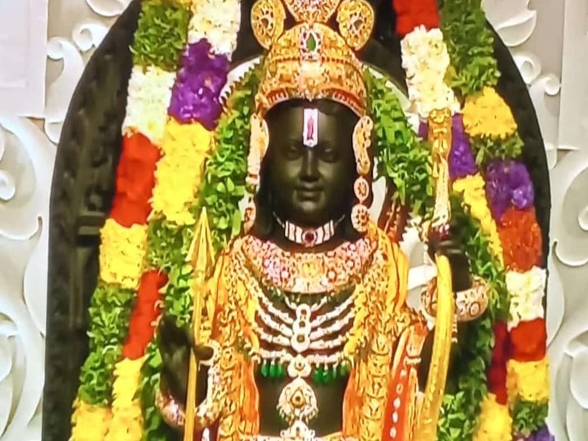 राम मंदिर में विराजमान हुए राम लला, प्राण प्रतिष्ठा के गवाह बने पीएम मोदी