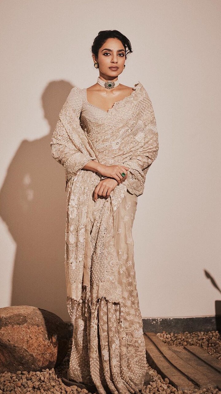 kanganaranaut looks effortlessly elegant in our georgette mukaish and  chikankari two piece saree in the shade - oyster. It is paired with… |  Instagram
