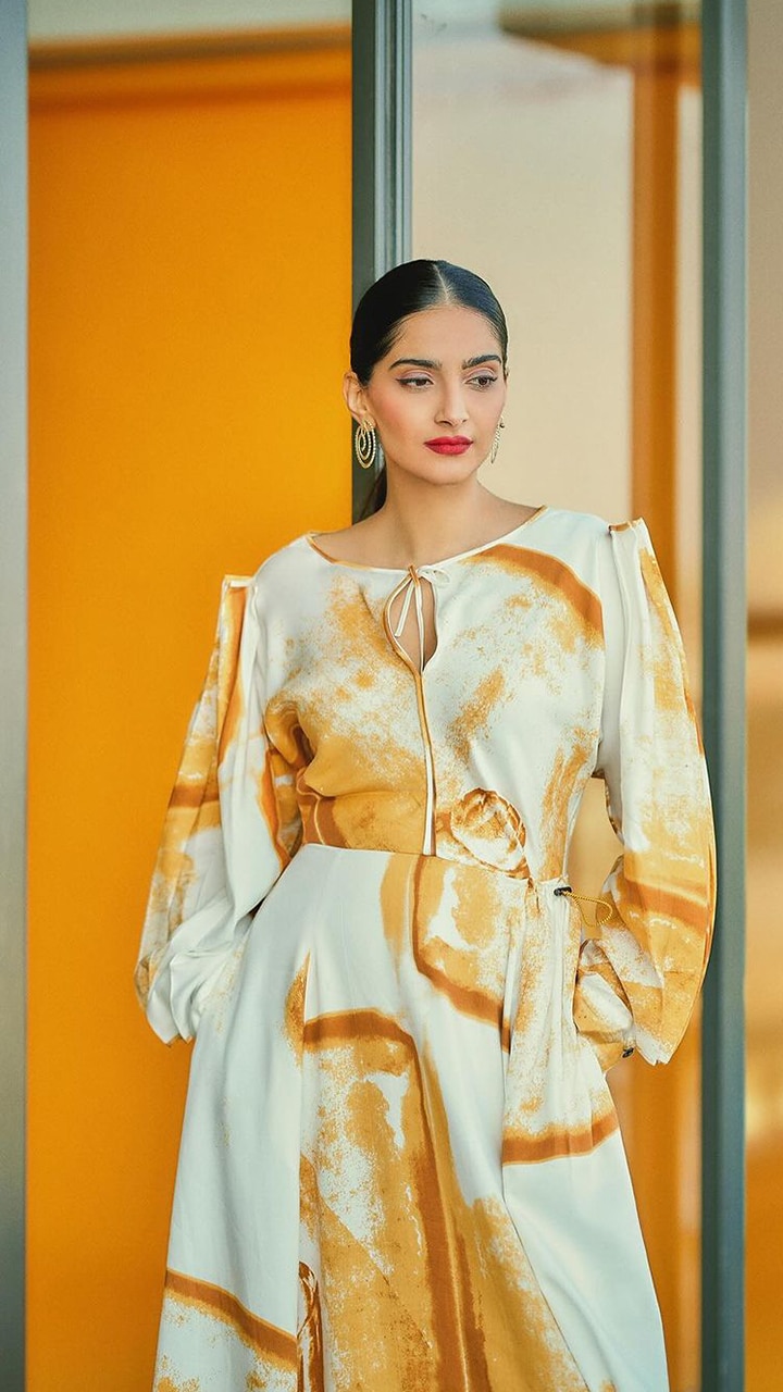 Cannes 2019: Sonam Kapoor Is Ready To Make Heads Turn On The Red Carpet In A