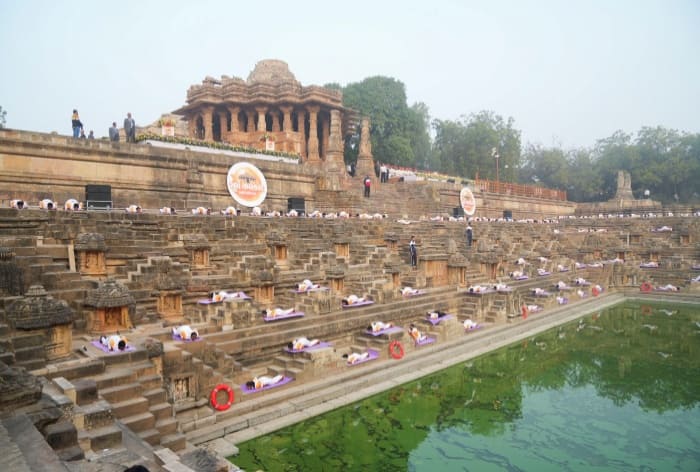 Gujarat Makes World Record With Most People Performing Surya Namaskar; 7 Benefits of Practising This Yoga Asana Daily