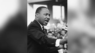 10 Motivational Quotes from Renowned Figures to Foster Positivity