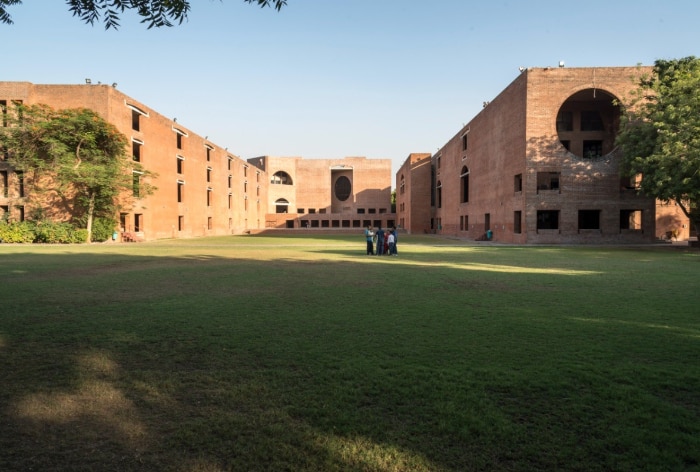 IIM Ahmedabad Introduces Two-Year MBA Programme For Working Professionals And Entrepreneurs; Check Application Form Here