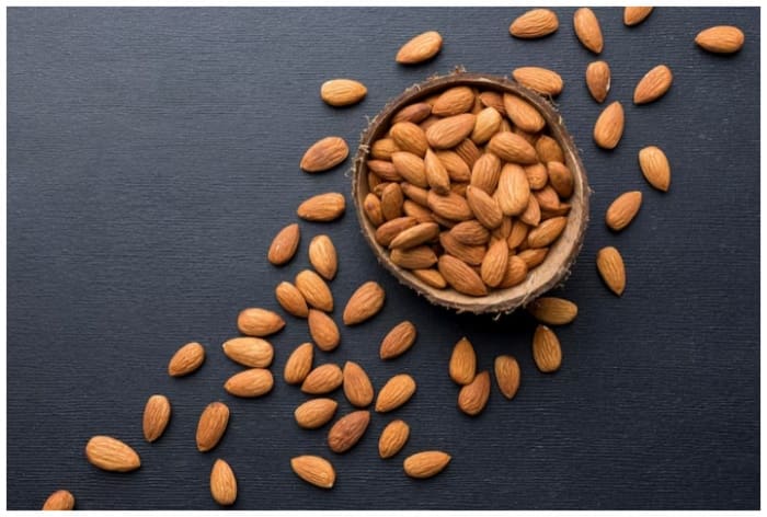 How Many Almonds Should You Eat in a Day? Is There a Best Time to Snack on This Nutty Delight?