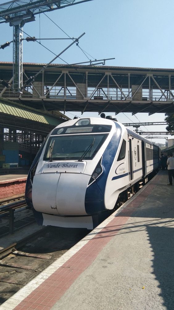 List Of Vande Bharat Express Trains Running From Maharashtra