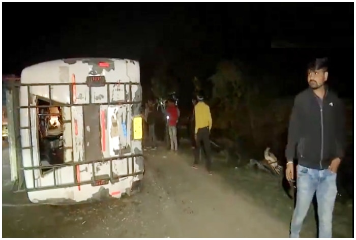 Over 15 injured in Bus-Tractor Collision in Madhya Pradesh | Visuals