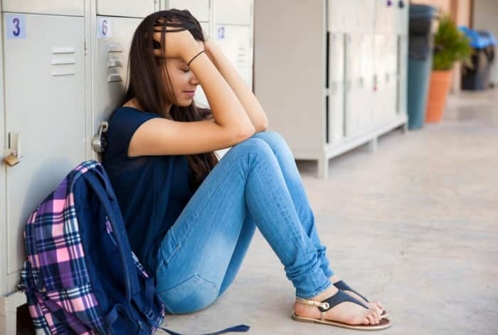 Anxiety in Teenagers: 7 Expert Backed Ways to Curb Anxiousness in Teens