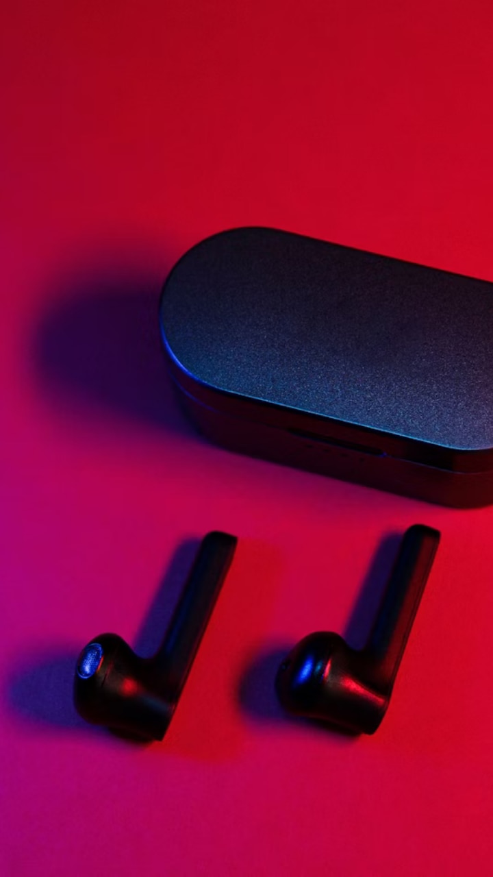Latest Earbuds Under Rs 5000 In India