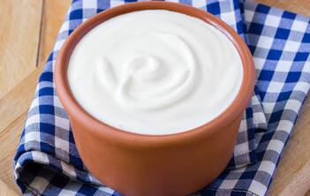 What Is The Right Time To Eat Curd? Before Or After The Meal?