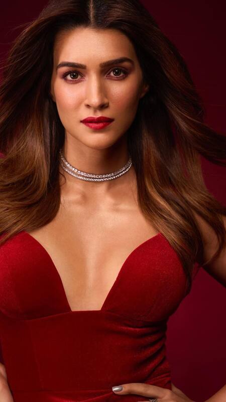 makeup for brown eyes and red dress 8 Dramatic Kriti Sanon-Inspired Eye Ideas a Daring Look Size:AU 20 MTJ 6 Best Shoe Colors Natural makeup look