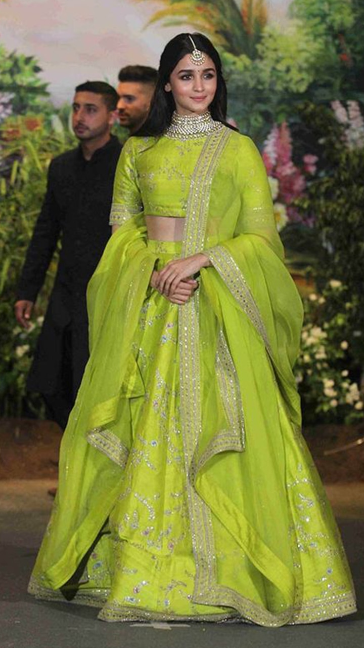 Alia Bhatt in stunning black saree | Bollywood actress, Actresses, Alia  bhatt