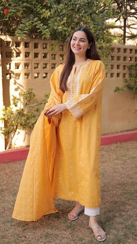 hania amir orange dress Hania Aamir Orange Dress