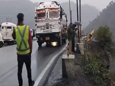 Several Feared Dead As Cab Plunges Into Gorge On Jammu-Srinagar National  Highway In Ramban, Rescue Ops Underway