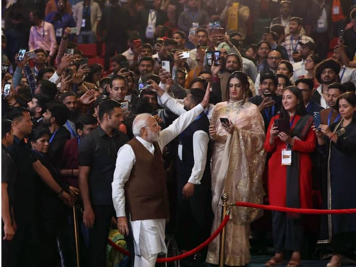 Creators' Awards: 'Will Be Here Again Next Shivratri'; PM Modi's Guarantee As Crowd Roars 'Abki Baar 400 Paar' | WATCH