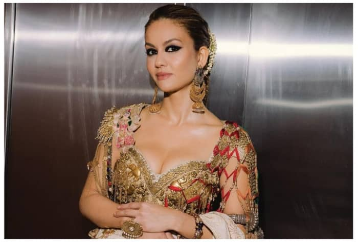 Natasha Poonawalla is a Work of Art in Royal Kamasutra Choli, 22 Karat Gold Hair Ornament and More -Check Viral Photos