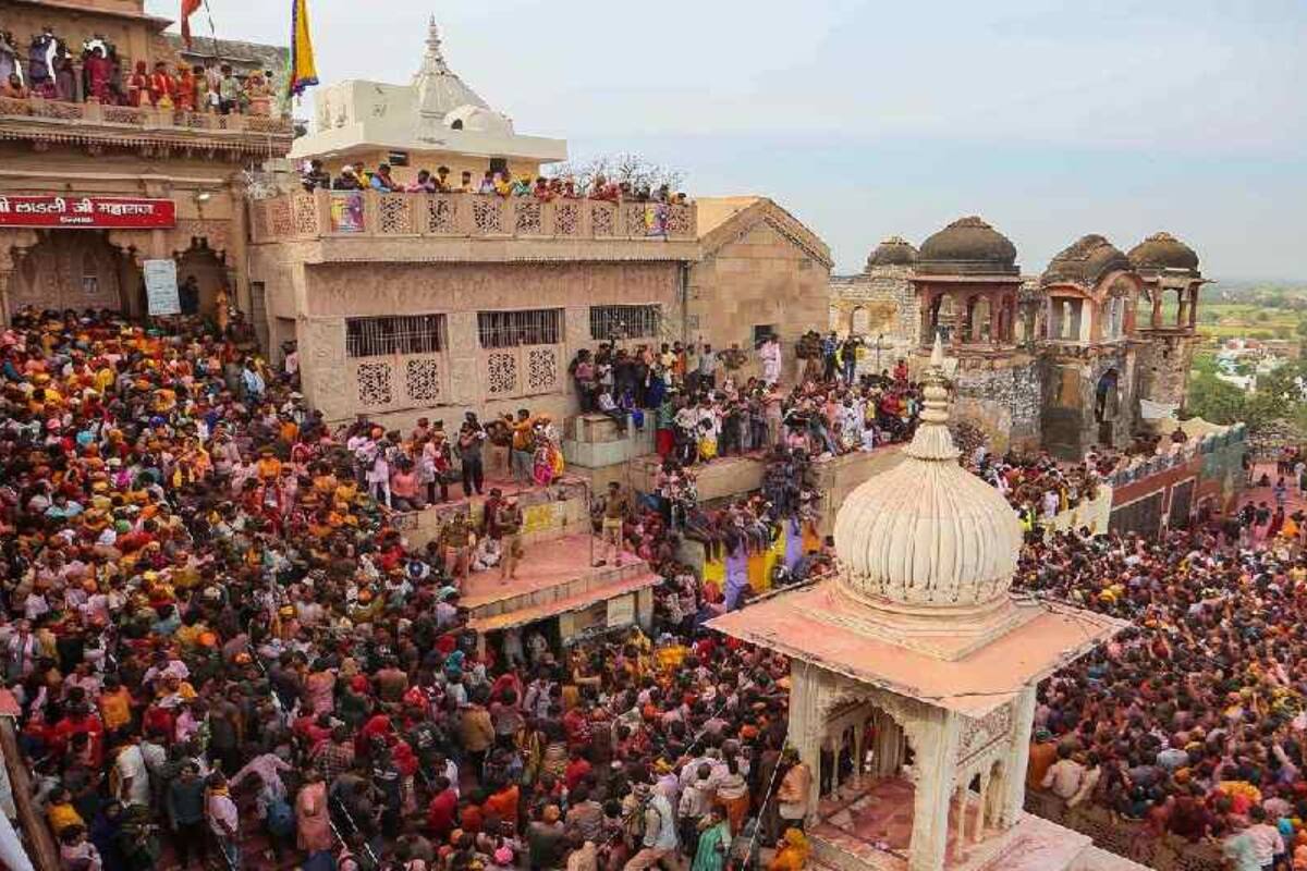 radha rani mandir barsana opening time, barsana mandir timing in summer, 