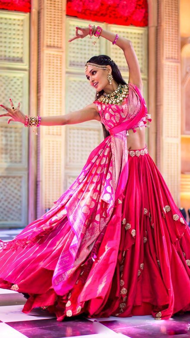 Pink Wedding Sarees: Buy Latest Designs Online | Utsav Fashion