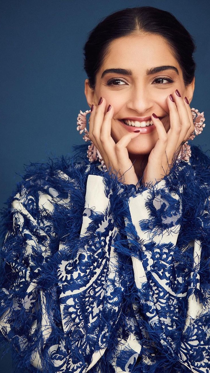 Sonam Kapoor Looks Like 'Kohinoor Heera' in Chic Blue Long Coat