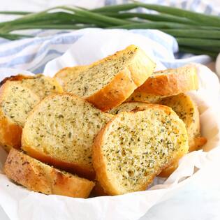 How To Make Cheesy Garlic Bread At Home