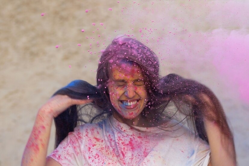 A Step-by-Step Guide to Remove Stubborn Holi Colours From Skin And Hair