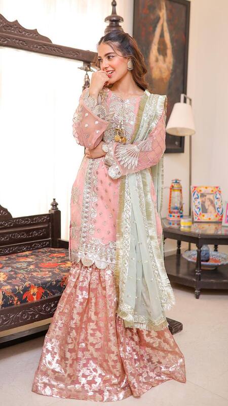 Trendy Eid Outfit Inspo From Pakistani Actress Iqra Aziz