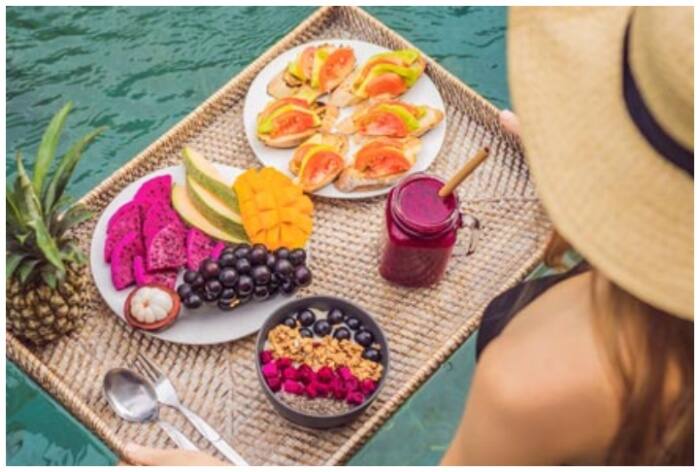Summer Diet Tips: गर्मी के दिनों में इन चीजों से बनाएं दूरी, नहीं तो फौरन भागना पड़ेगा डॉक्टर के पास