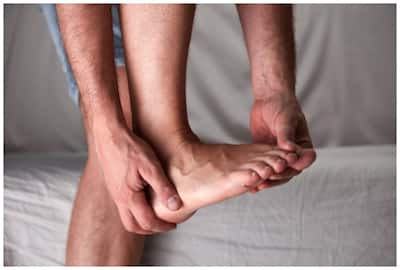 पैर अचानक सुन्न क्यों हो जाता है? डॉक्टर से जानें इसके कारण और बचाव के उपाय