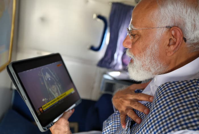 PM Modi Turns Emotional As He Watches 'Surya Tilak' of Ram Lalla on Board Flight | Video
