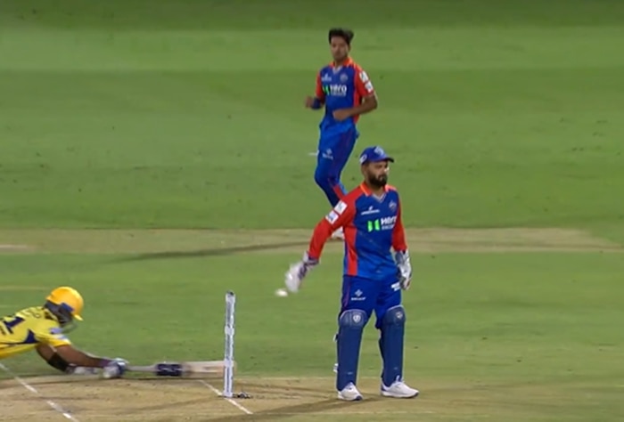 Rishabh Pant Does an MS Dhoni During DC vs CSK IPL 2024 Match at Vizag