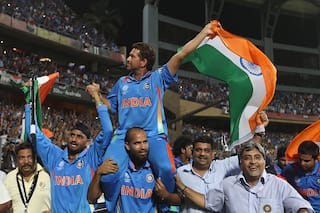 सचिन तेंदुलकर के 51वें जन्मदिन पर मास्टर ब्लास्टर के Unbreakable रिकॉर्ड्स पर डालें नज़र