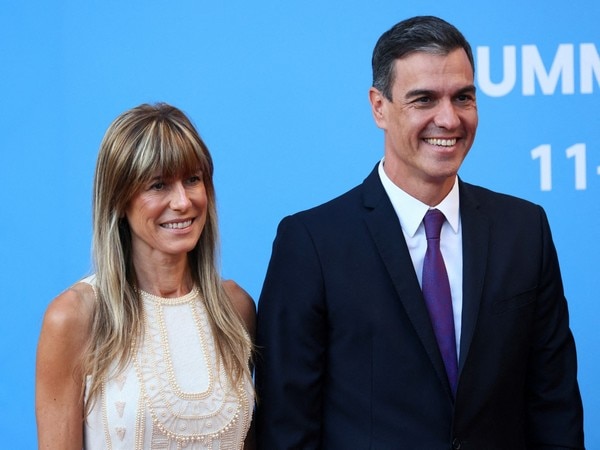 El presidente del Gobierno español, Pedro Sánchez, suspendido de su cargo público tras acusar a su esposa de corrupción, necesita tomarse un momento para reflexionar