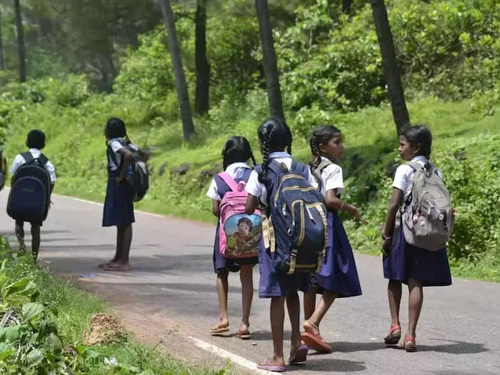 Heatwave Alert: West Bengal Govt Prepones Vacation of State-Run Schools from April 22