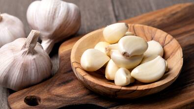 10 Reasons to Eat a Clove of Garlic on an Empty Stomach