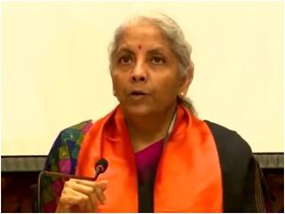 डॉलर के मुकाबले भारतीय रुपया क्यों गिर रहा है? निर्मला सीतारमण ने दिया ये जवाब | VIDEO