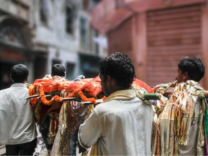Ritual Dead अंतिम संस्कार के बाद घर आने पर जरूर करने चाहिए ये 5 काम