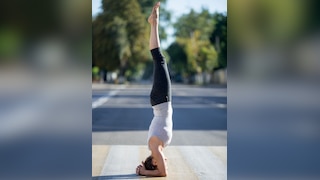 शीर्षासन के 6 फायदे, जान लेंगे तो हर दिन करेंगे ये आसन