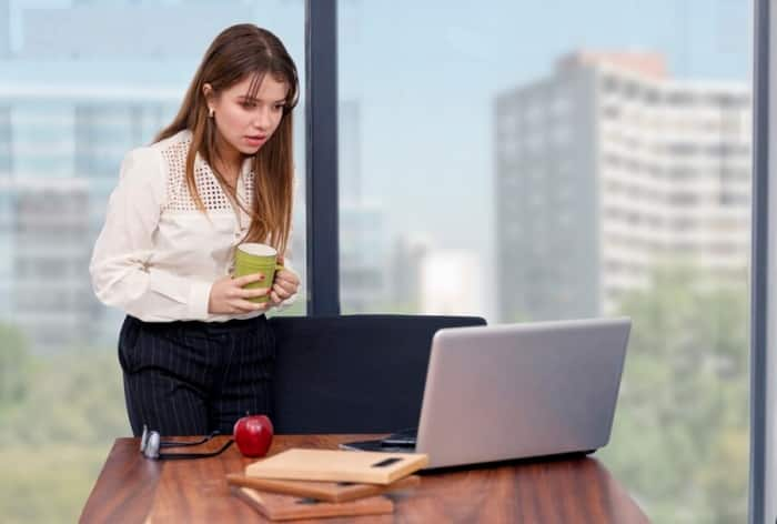 Are You Gaining Weight at Work? 6 Effective Tips to Burn Belly Fat at Your Desk