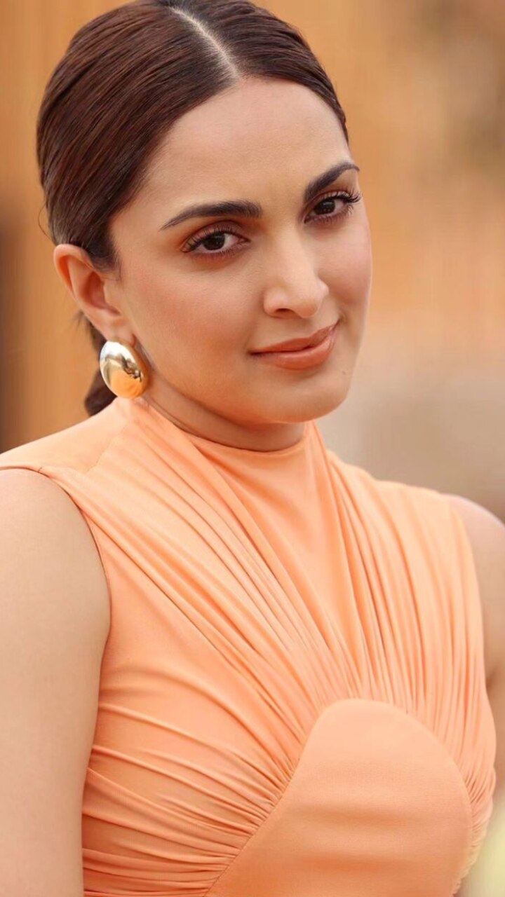 kiara advani orange dress Comment for links Spotted Kiara Advani in our orange midi dress, Launch of season25 , The dress comes with 2 inseam pockets and smocked back. With super breathable cotton fabric perfect for