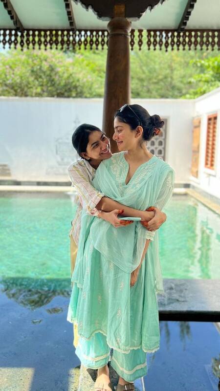 sai pallavi modern dress Sai Pallavi Dresses