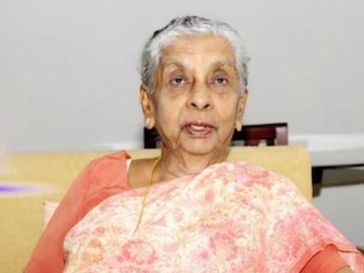 Meet Anna Rajam Malhotra, First Female IAS Officer Of India From UPSC 1951 Batch; Know Her Education Qualifications And Life Story