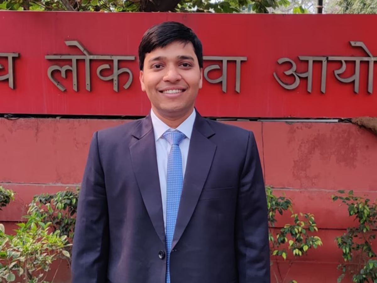 Meet IAS Ayush Goel Whose Father Runs Grocery Store, Who Cleared UPSC In First Attempt Without Coaching; See Marksheet